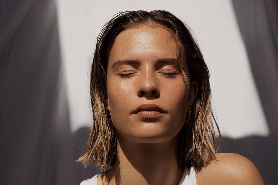 SWIISH-FT-WOMAN-GLOWING