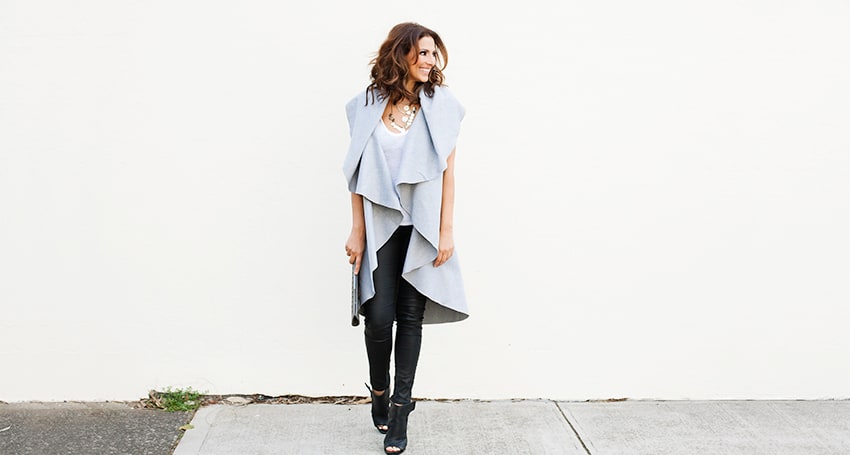 SLEEVELESS STYLE