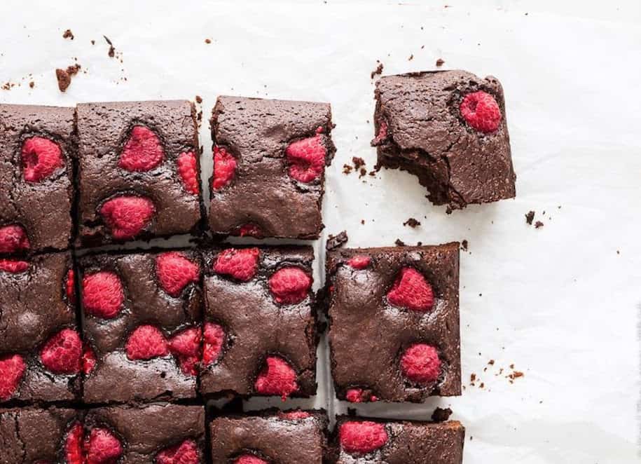 COLLAGEN RASPBERRY BROWNIES